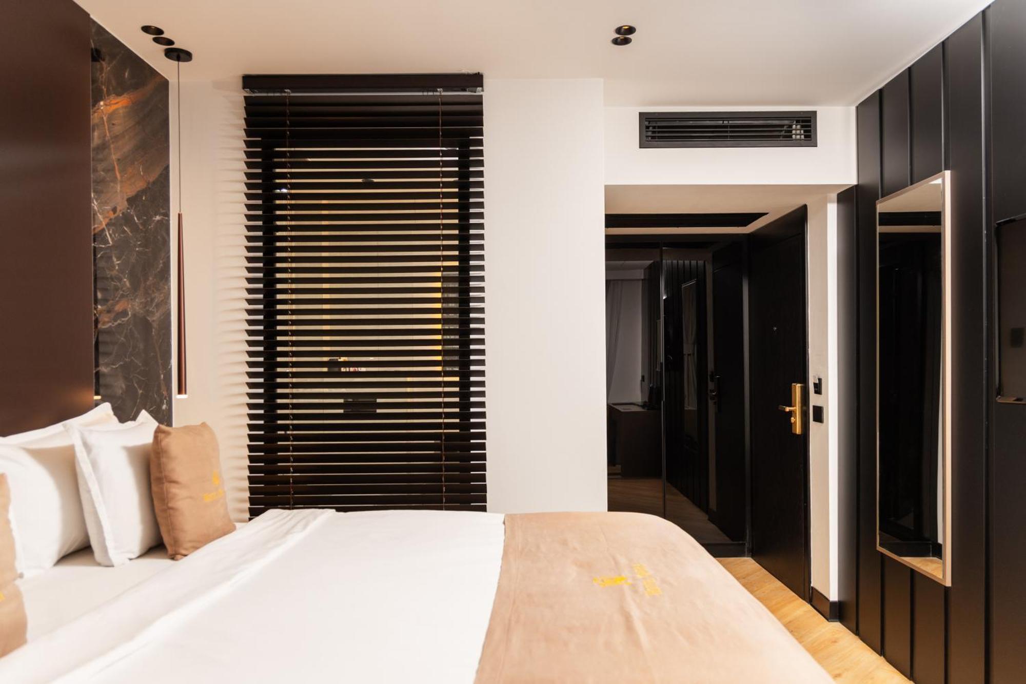 Hotel Opera Pristina Exterior photo